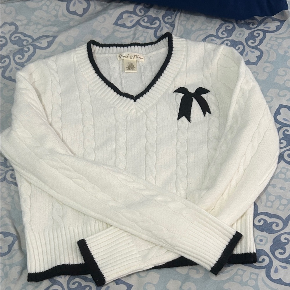 Heart Hips White V-Neck Sweater with Black Accents